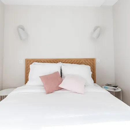 Take It Easy In Stylish Architect Flat Apartment