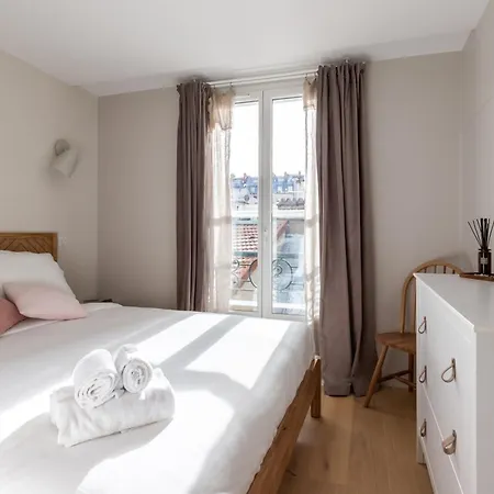 Take It Easy In Stylish Architect Flat París